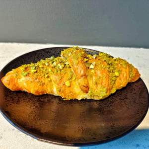 Drivu Pistachio Croissant
