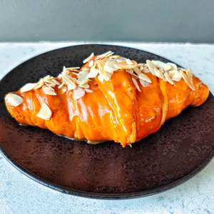 Drivu Caramel Almond Flakes Croissant