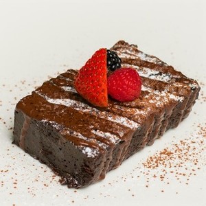 Drivu La Grove Brownie With Berries