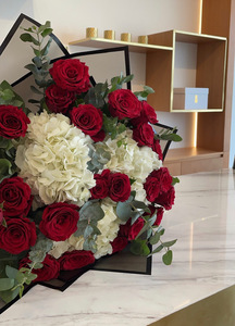 Drivu Red Roses Bouquet with Hydrangeas