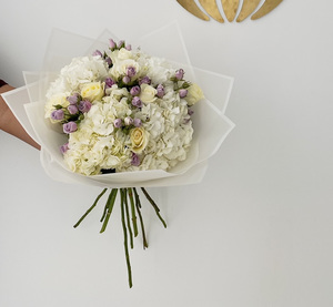 Drivu White Bouquet with Purple Baby Roses