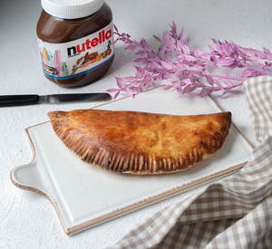 Drivu Chocolate Hazelnut with Banana & Strawberries Calzone