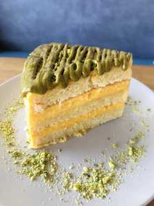 Drivu Pistachio Cake (30% off)